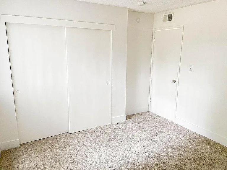 57 Marc — Photo 29