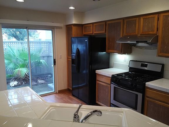 3rd image of 133 Griglio Dr