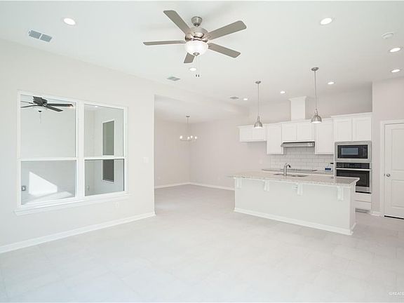 3rd image of 10221 N 15th St