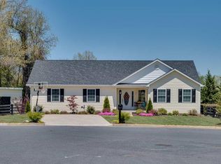 942 Battery Rd, Waynesboro, VA 22980