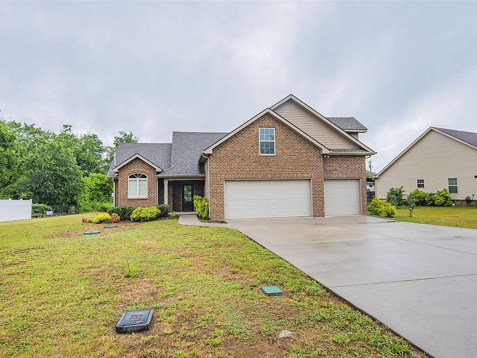 1st image of 8422 Manor Farm Dr