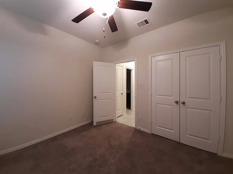 1514 Ancient Oak Ln — Photo 40