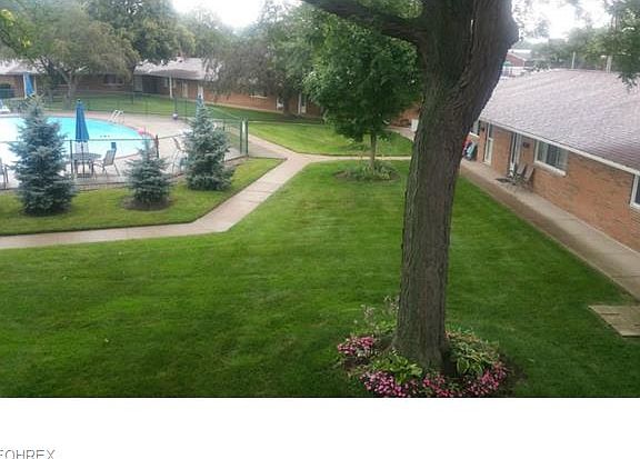 2nd image of 21846 River Oaks Dr #D1