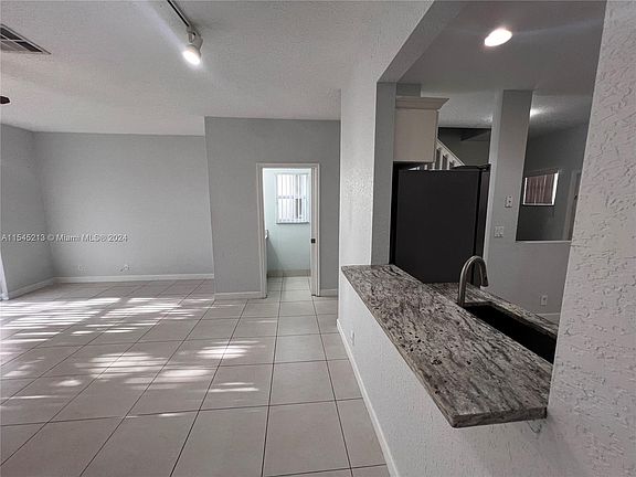 5th image of 5549 NW 90th Ave