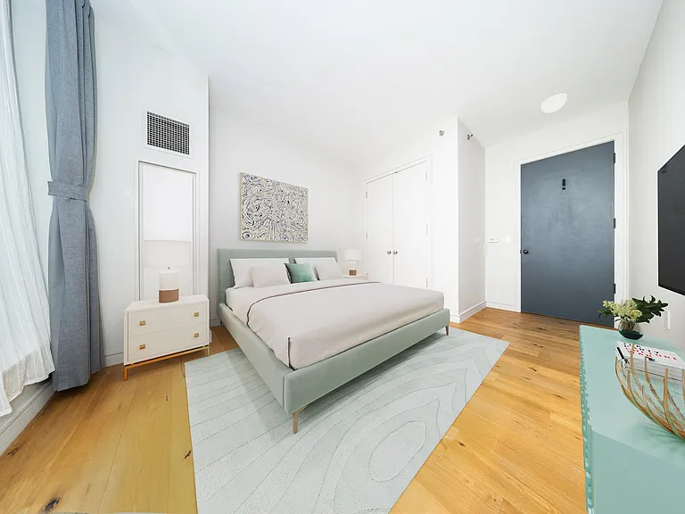 540 W 28th St #2D — Photo 9