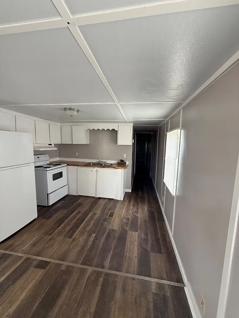 1004 Lake Rd — Photo 4