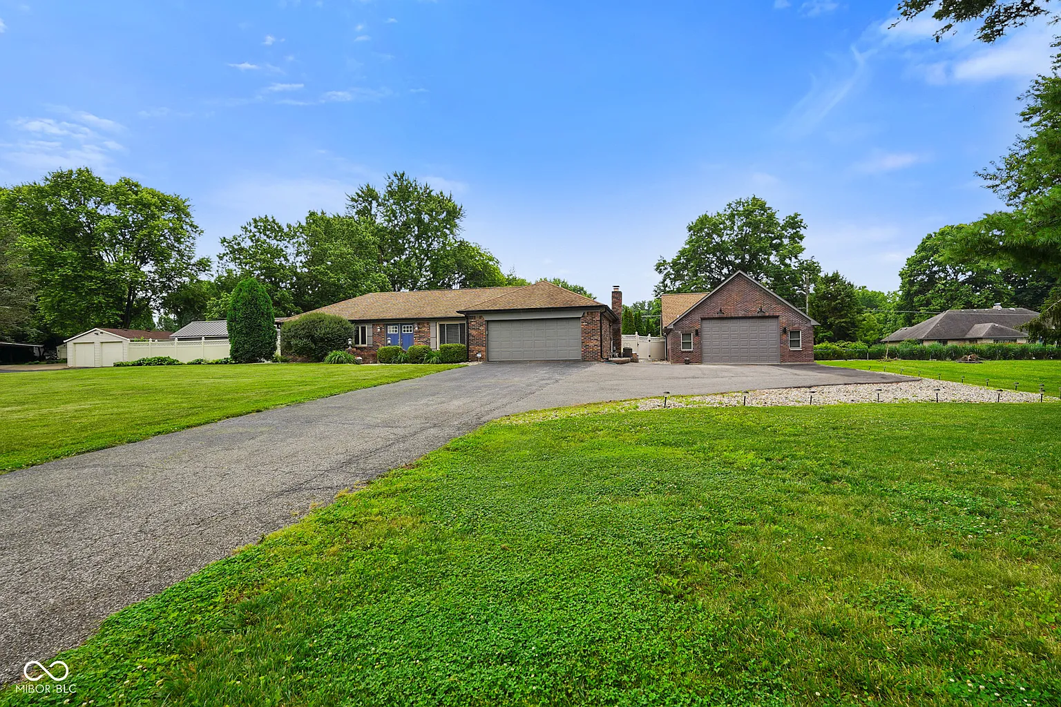3707 E Wilson Dr photo 1