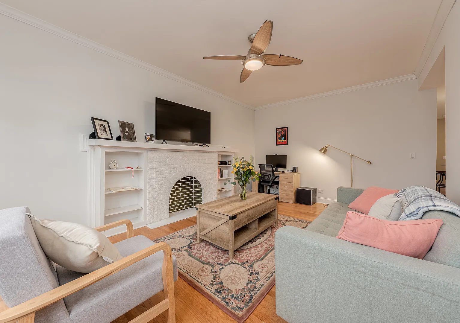 1 bed, 810 sqft, $2,000 — Photo 4