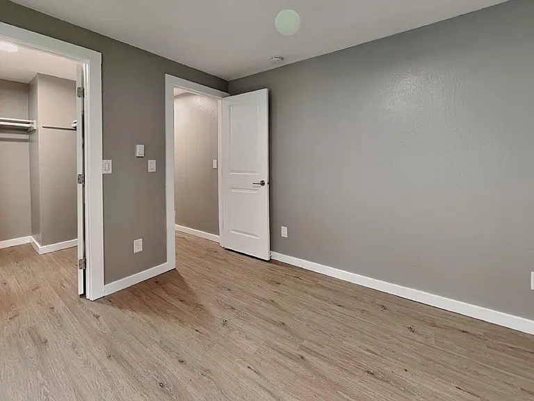 1105 S Woodlawn St #2 — Photo 19