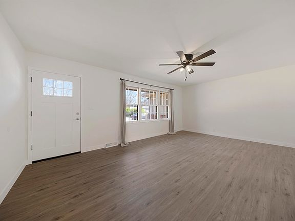 2nd image of 715 Carole Pl