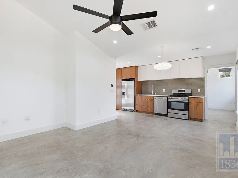 1805 Tillery St — Photo 5
