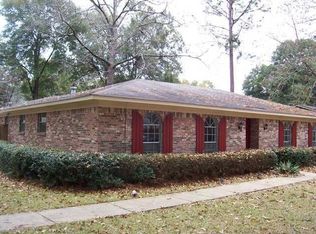 555 Malaga Dr, Satsuma, AL 36572