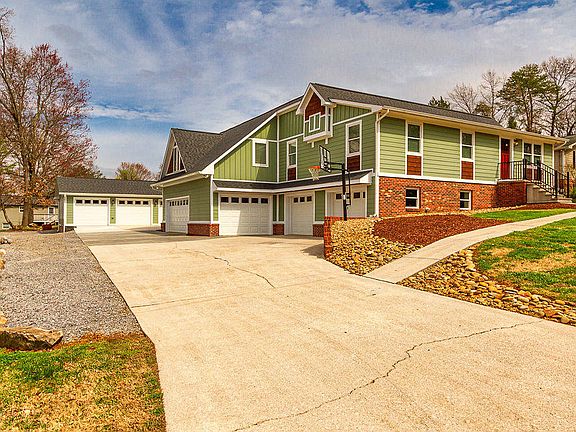 4th image of 2420 Southview Dr