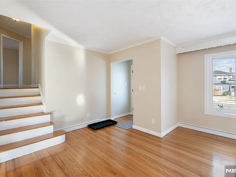 75 Cypress Rd — Photo 3