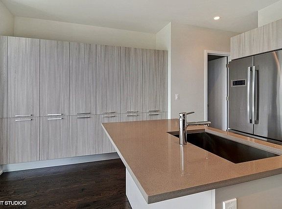 5th image of 1938 N Francisco Ave #4N