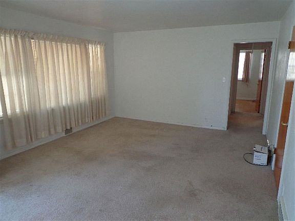 3rd image of 209 N Western Ave