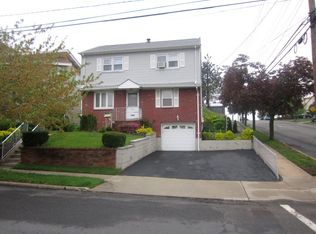 601 3rd St, Lyndhurst, NJ 07071