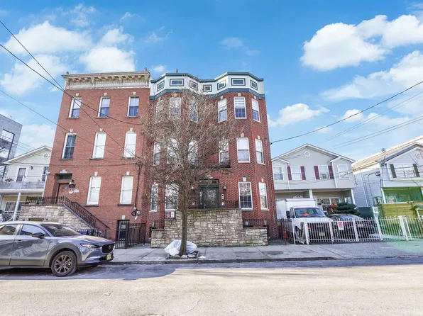 83 Maple St APT 1R, Jersey City, NJ 07304