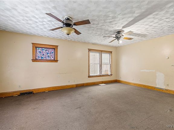 4th image of 2439 Niagara Ave