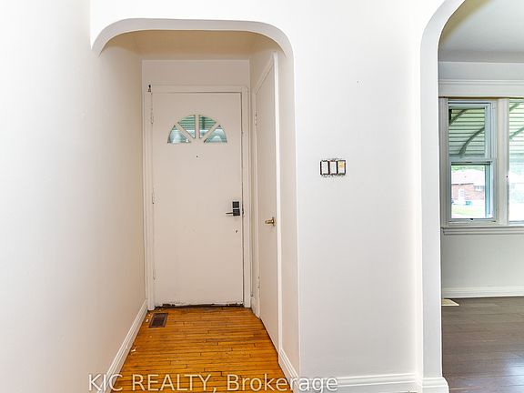 2nd image of 333 Cadillac Ave S