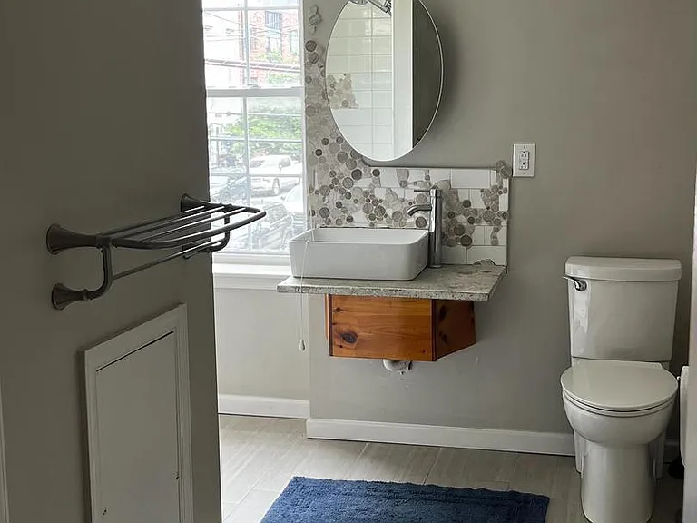 1037 Shackamaxon St — Photo 12