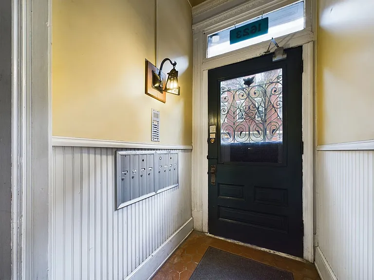 1623 Spruce Street — Photo 2