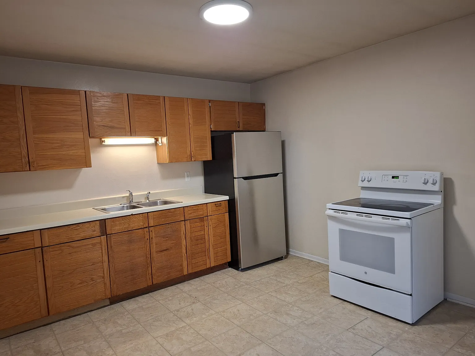3 bed, 1.5 bath, 1000 sqft, $1,395 — Photo 1