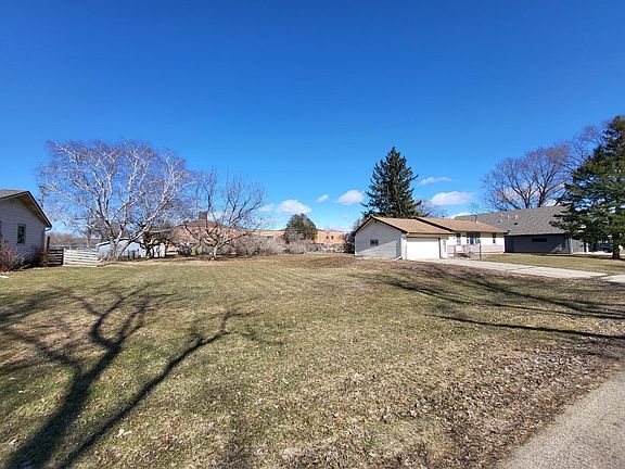 3rd image of 1605 25th St SE