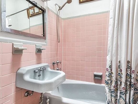 2nd image of 321 E 89th St APT 5A