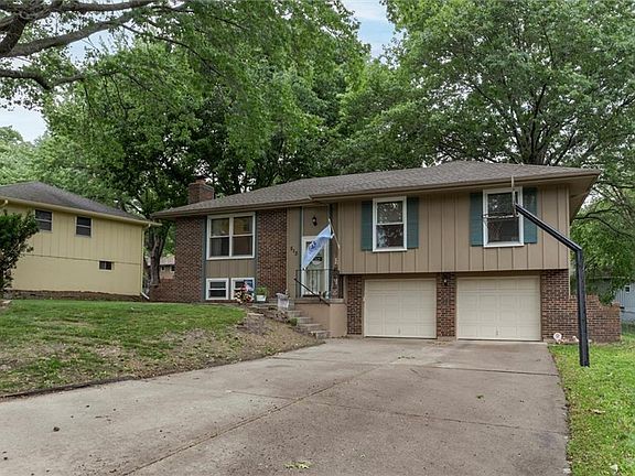 2nd image of 513 NE Grant Dr