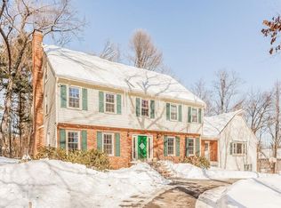 4 Harding Dr, Simsbury, CT 06070