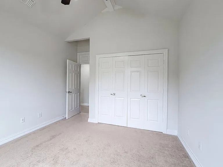 2409 Castle Rock Rd — Photo 16