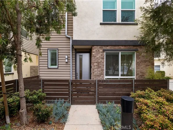 2138 Bella Ct, Costa Mesa, CA 92627