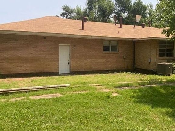 2nd image of 5 Burk Dr