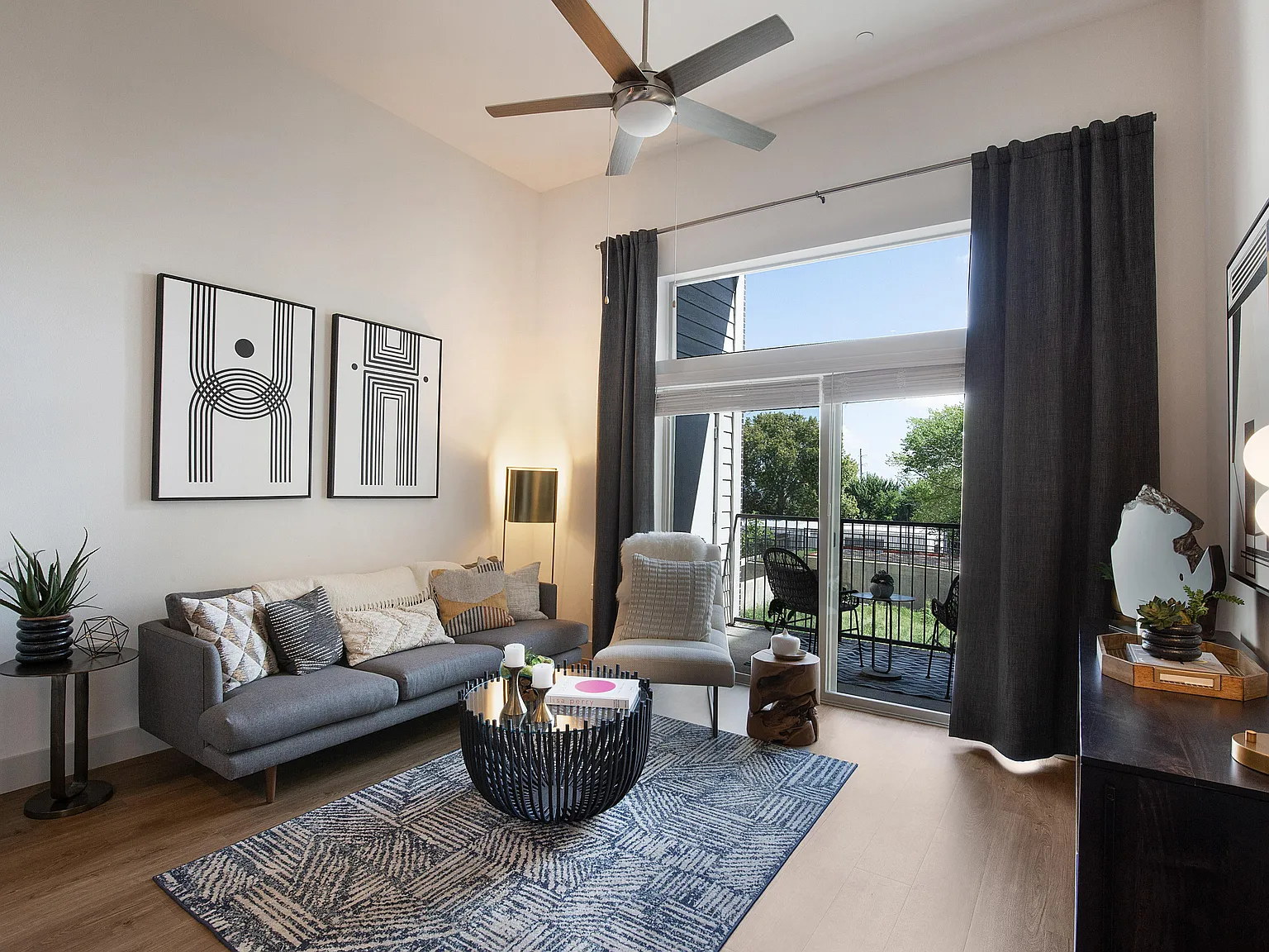The Monroe Apartments — Photo 2