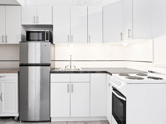 4th image of 140 W 69th St APT 103B
