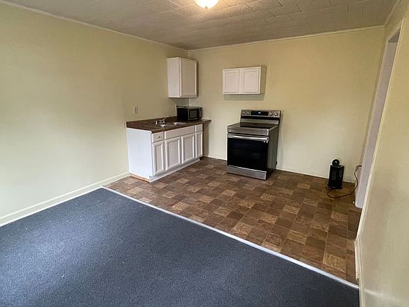 3rd image of 1712 1/2 Walnut St #A