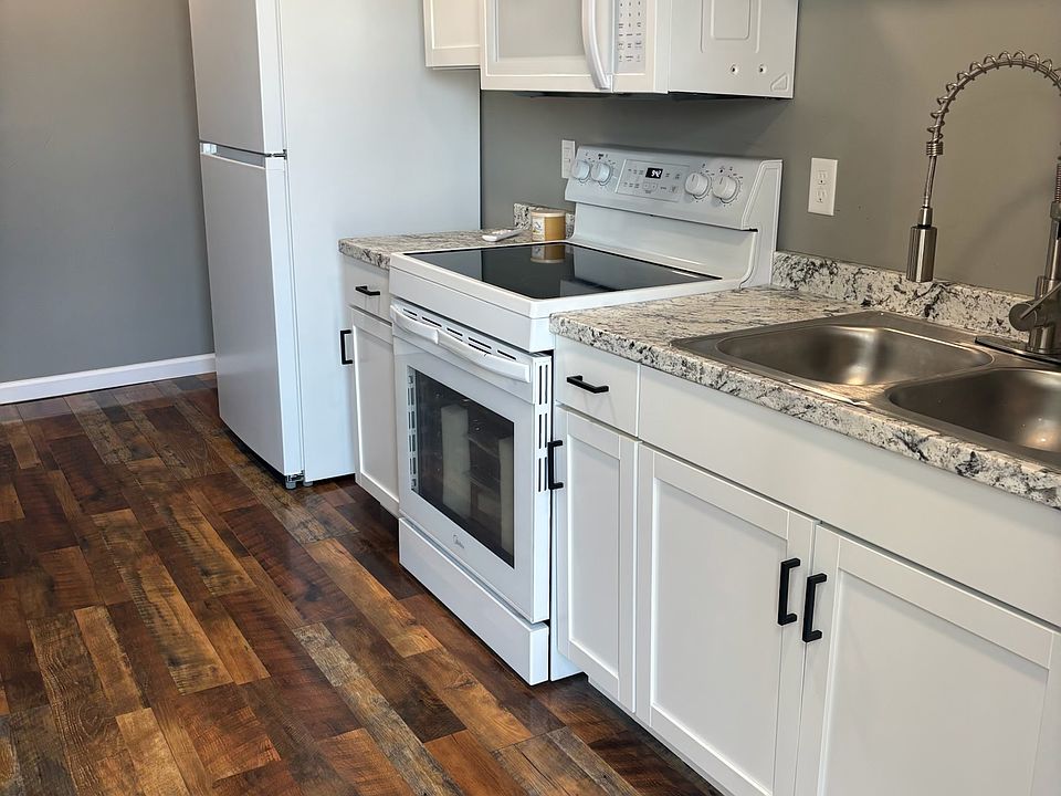 1st image of 111 Richmond St #3
