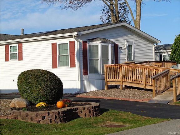 2nd image of 5976 Redwood Ln