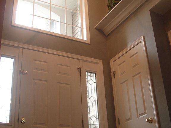 2nd image of 4006 Chatsworth Dr