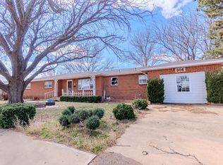906 2nd St, Farwell, TX 79325