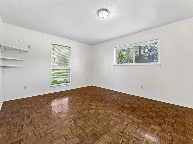 3232 Parkwood Dr — Photo 14