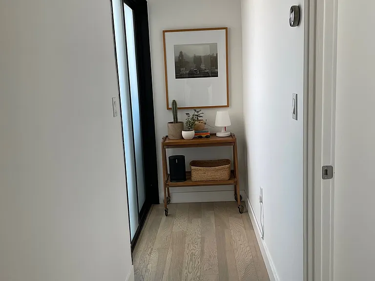 646 N Commonwealth Ave — Photo 14