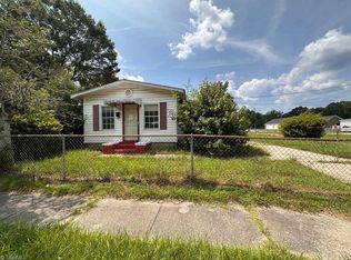 800 S Raiford St, Selma, NC 27576