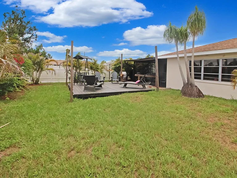 242 Capri Ave — Photo 22