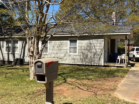 2nd image of 208B Crest Ln #B