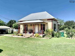 400 Belknap St, Newcastle, TX 76372