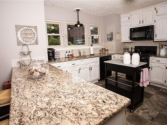 3rd image of 2750 Shadow Pine Dr
