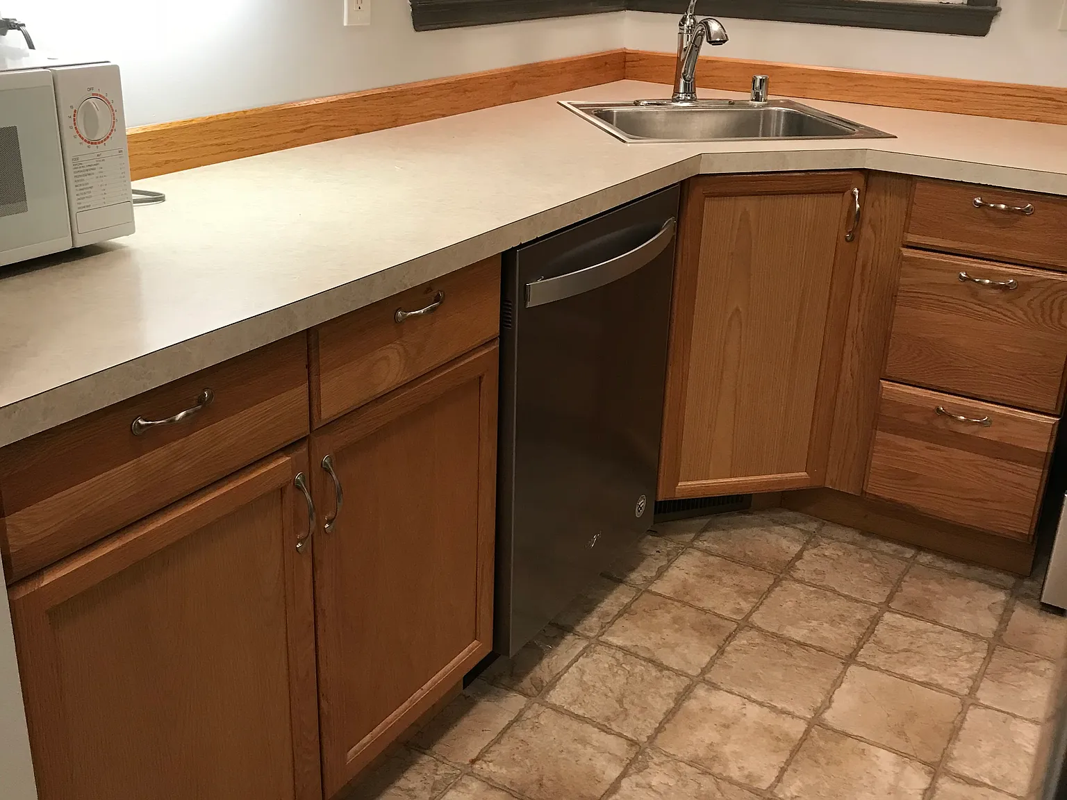 2 bed, 950 sqft, $1,450 — Photo 2