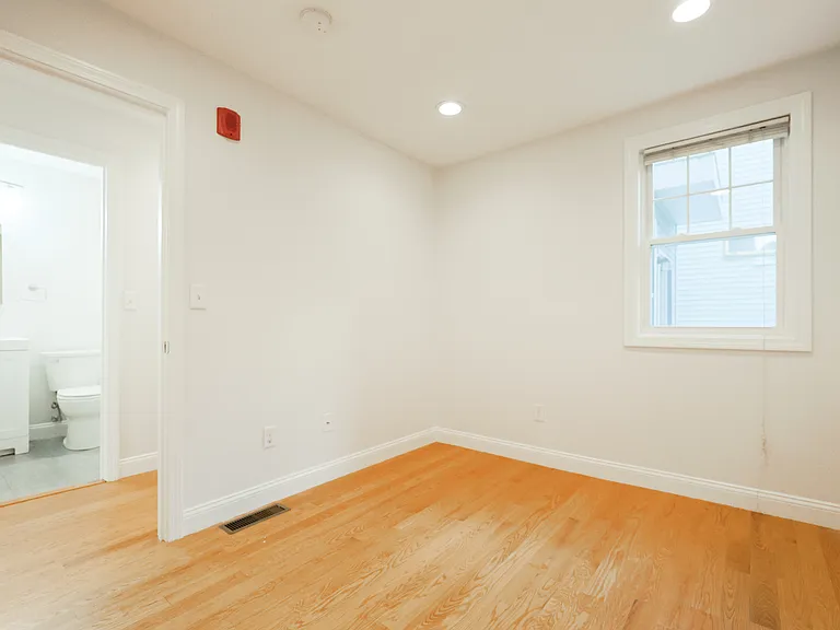 375 Dorchester St #1 — Photo 6